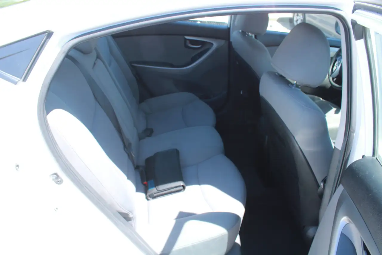Hyundai ELANTRA снимка Hyundai ELANTRA