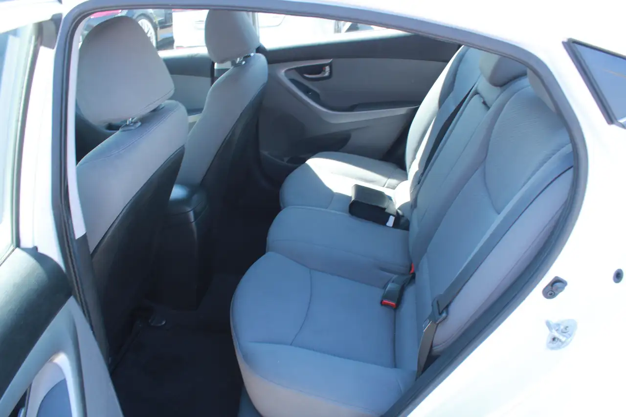 Hyundai ELANTRA снимка Hyundai ELANTRA