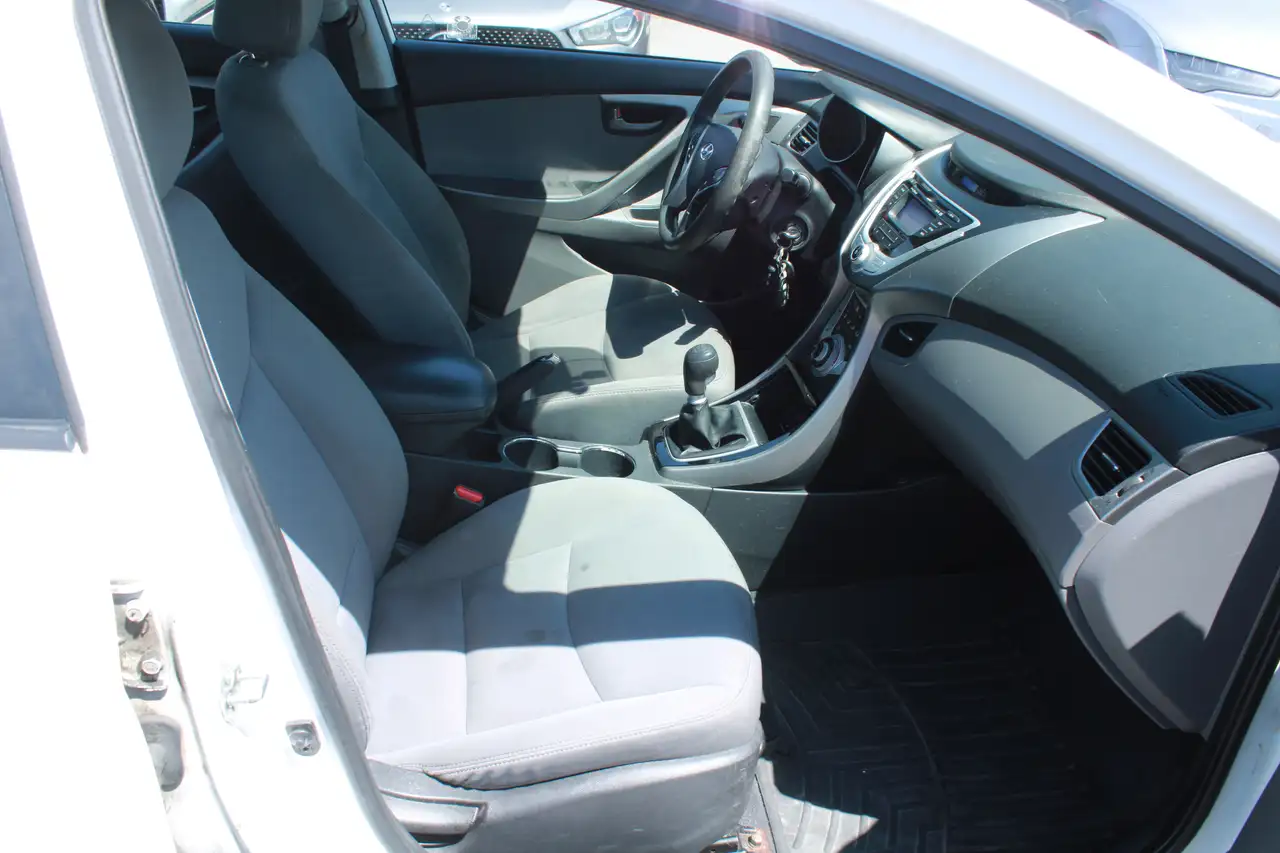 Hyundai ELANTRA снимка Hyundai ELANTRA