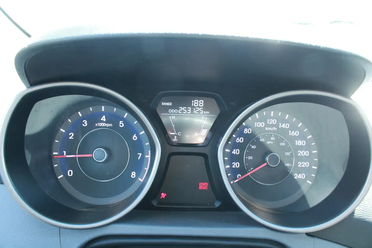 Hyundai ELANTRA снимка Hyundai ELANTRA