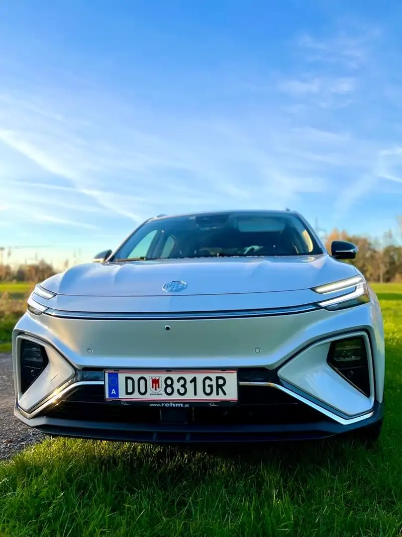 MG Marvel R performance Fehér - 2