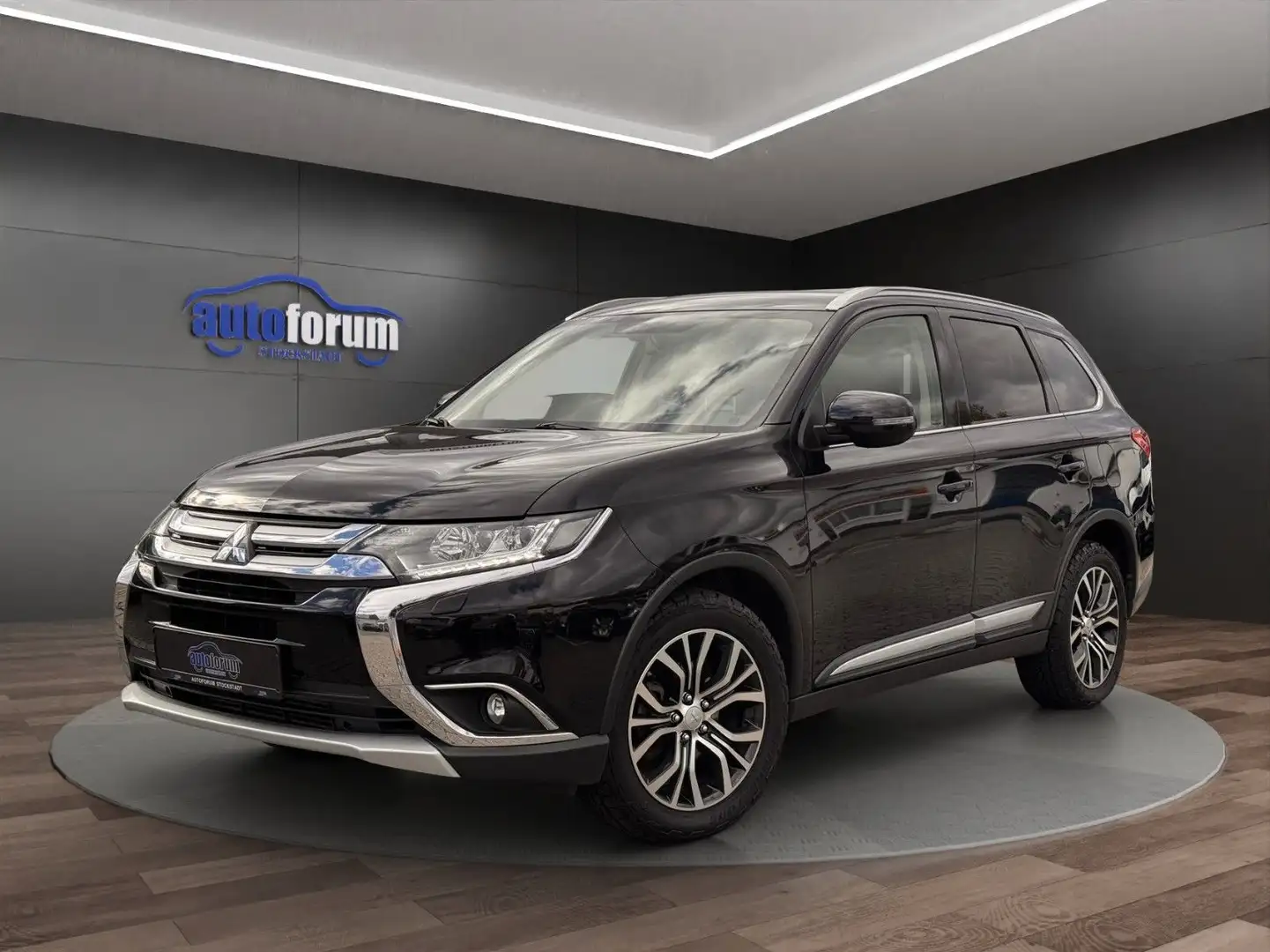 Mitsubishi Outlander SUV Star+ 4WD AUT.°NAVI°KAMERA°SHZ° Schwarz - 1