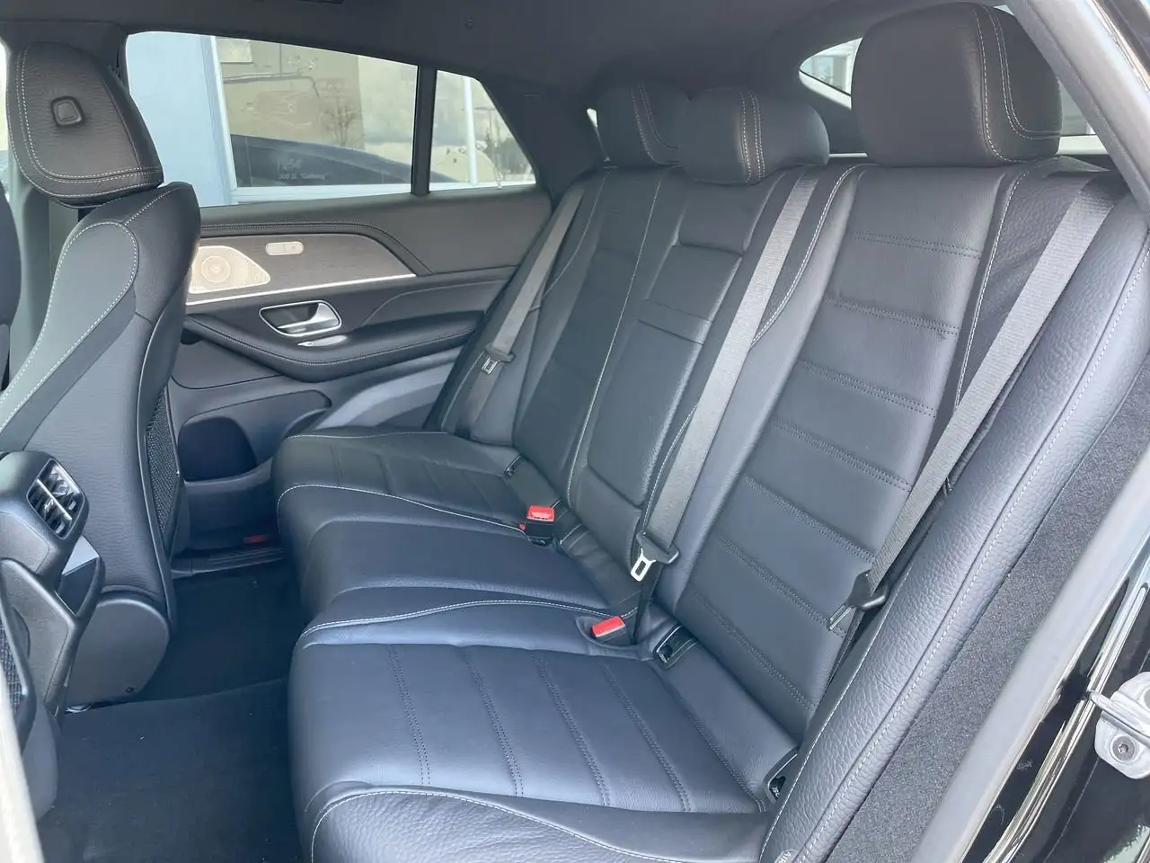 Mercedes-Benz GLE снимка Mercedes-Benz GLE