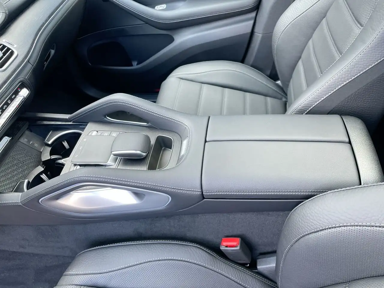 Mercedes-Benz GLE снимка Mercedes-Benz GLE