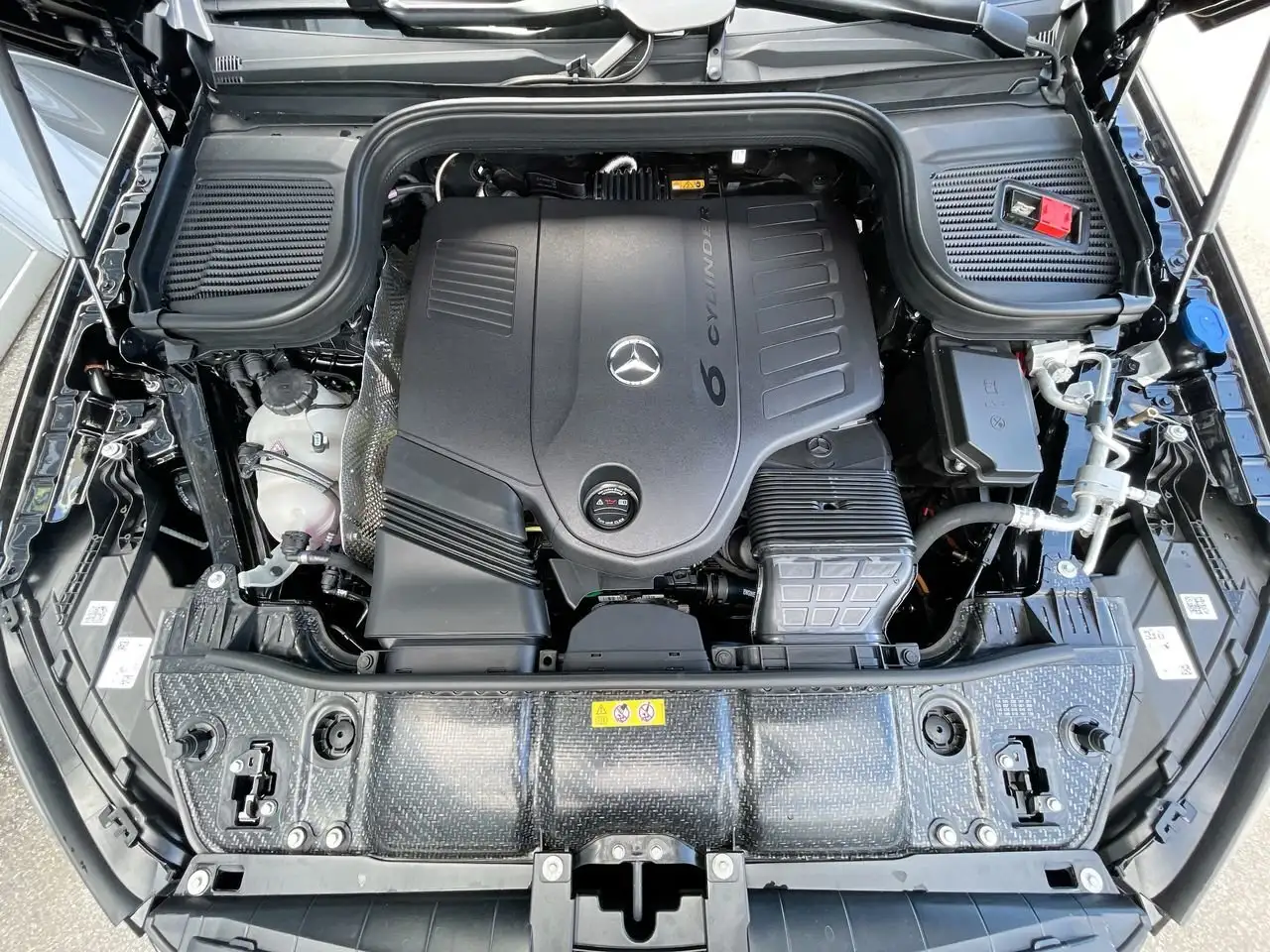 Mercedes-Benz GLE снимка Mercedes-Benz GLE
