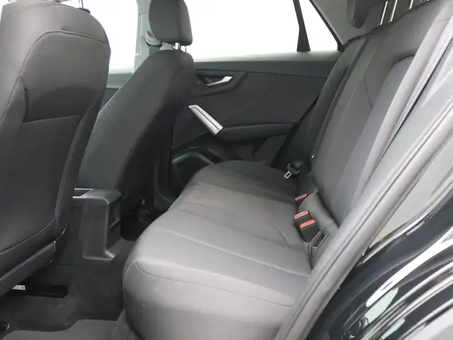 Audi Q2 view 10