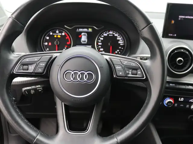 Audi Q2 view 13