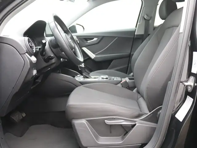 Audi Q2 view 12