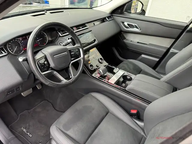 Land Rover Range Rover Velar view 9