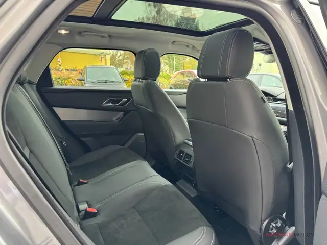 Land Rover Range Rover Velar view 13