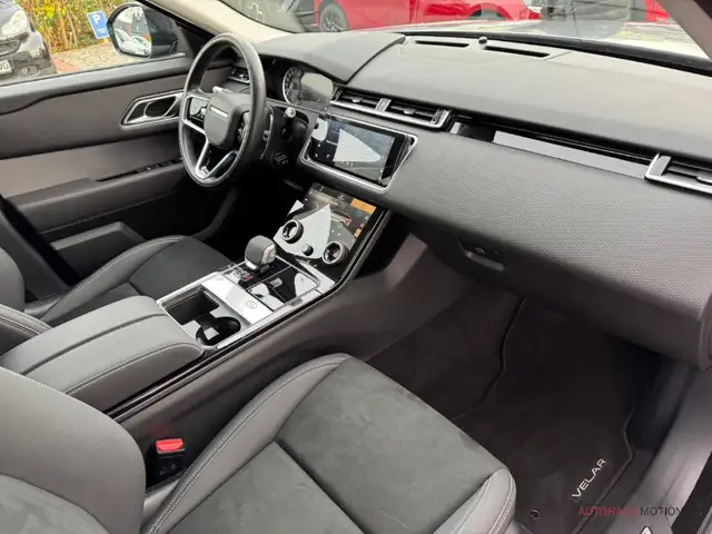 Land Rover Range Rover Velar view 14