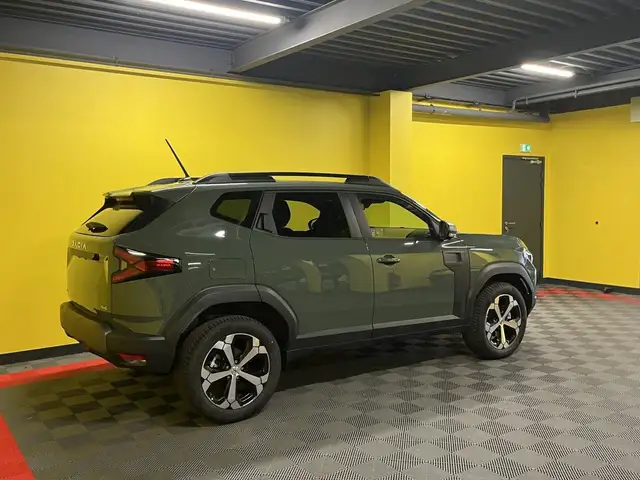 Dacia Duster view 4