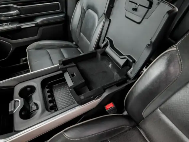 RAM 1500 RAM 1500 Laramie Sport Quad Cab 6'4''-Bed 4x4 Ansicht 35