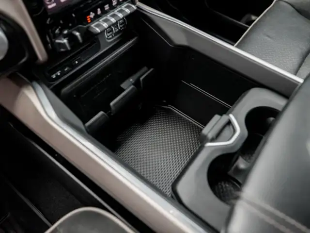 RAM 1500 RAM 1500 Laramie Sport Quad Cab 6'4''-Bed 4x4 Ansicht 32