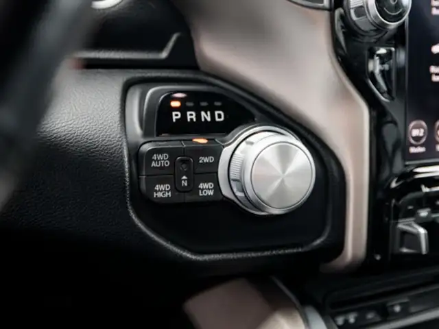 RAM 1500 RAM 1500 Laramie Sport Quad Cab 6'4''-Bed 4x4 Ansicht 31