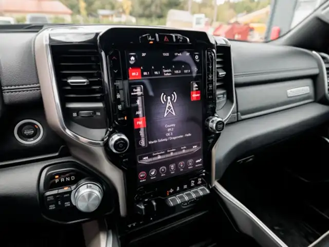 RAM 1500 RAM 1500 Laramie Sport Quad Cab 6'4''-Bed 4x4 Ansicht 25