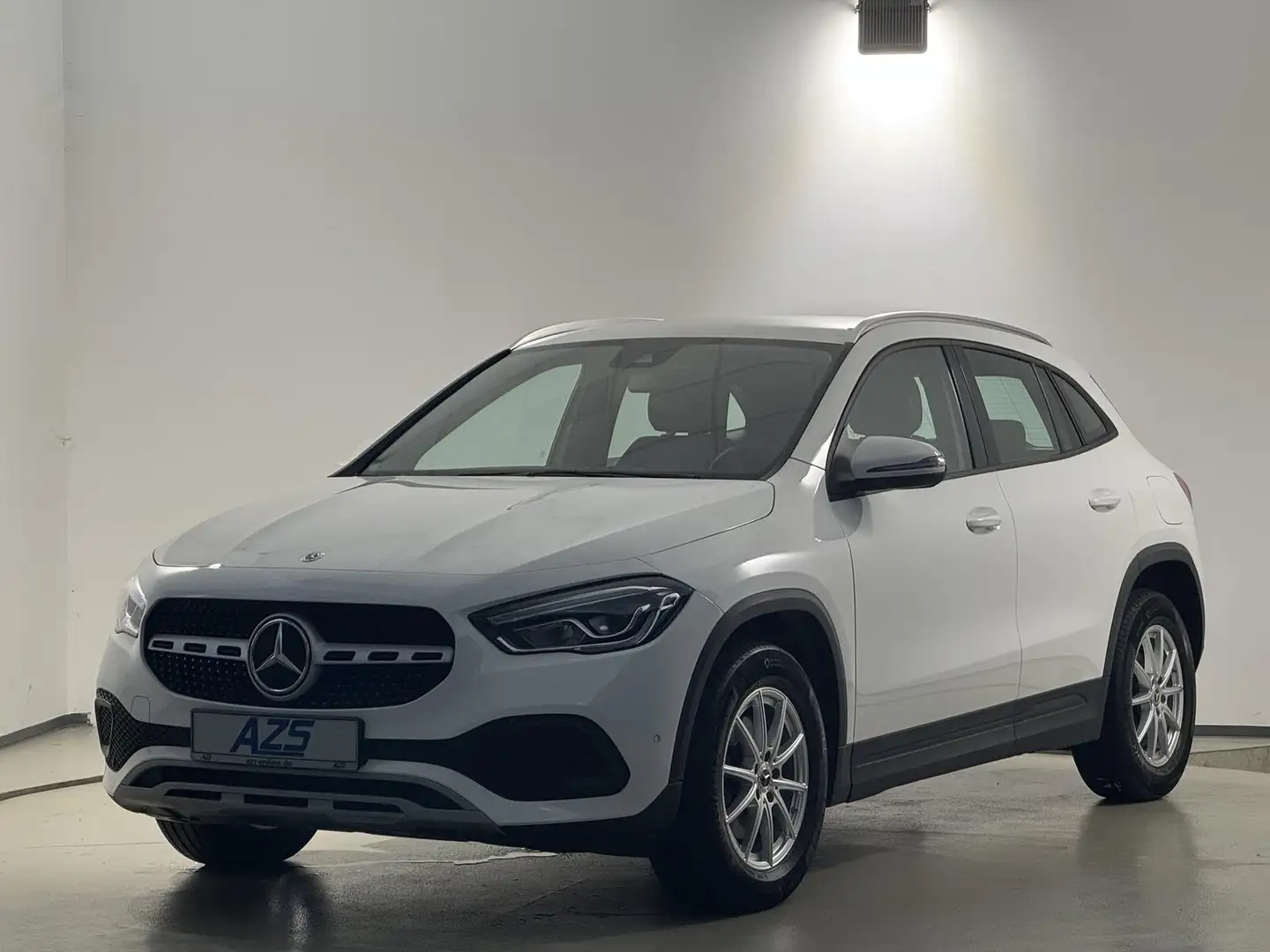 Mercedes-Benz GLA 180 CDI AHK LED Navi Keyless Alarm 1.Hd Blanc - 2