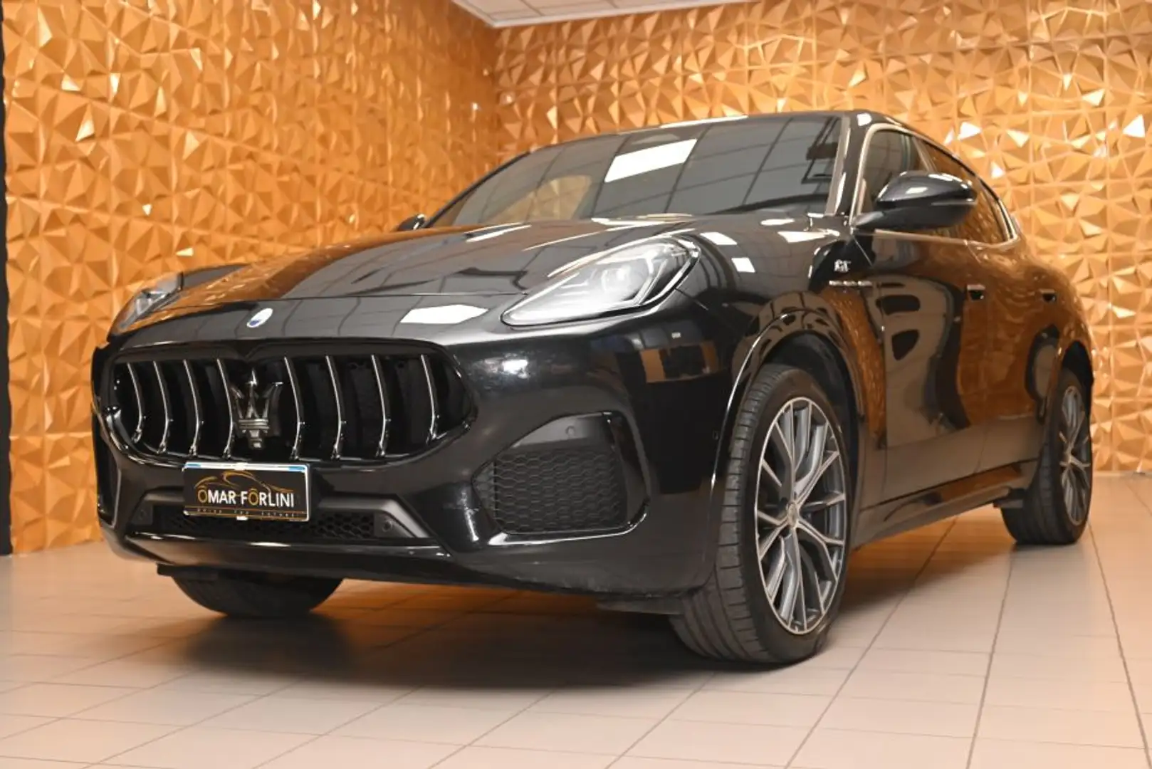 Maserati Grecale 2.0 GT 300CV MHEV Q4 21"PINZE BLU CAM RADAR GANCIO Schwarz - 1