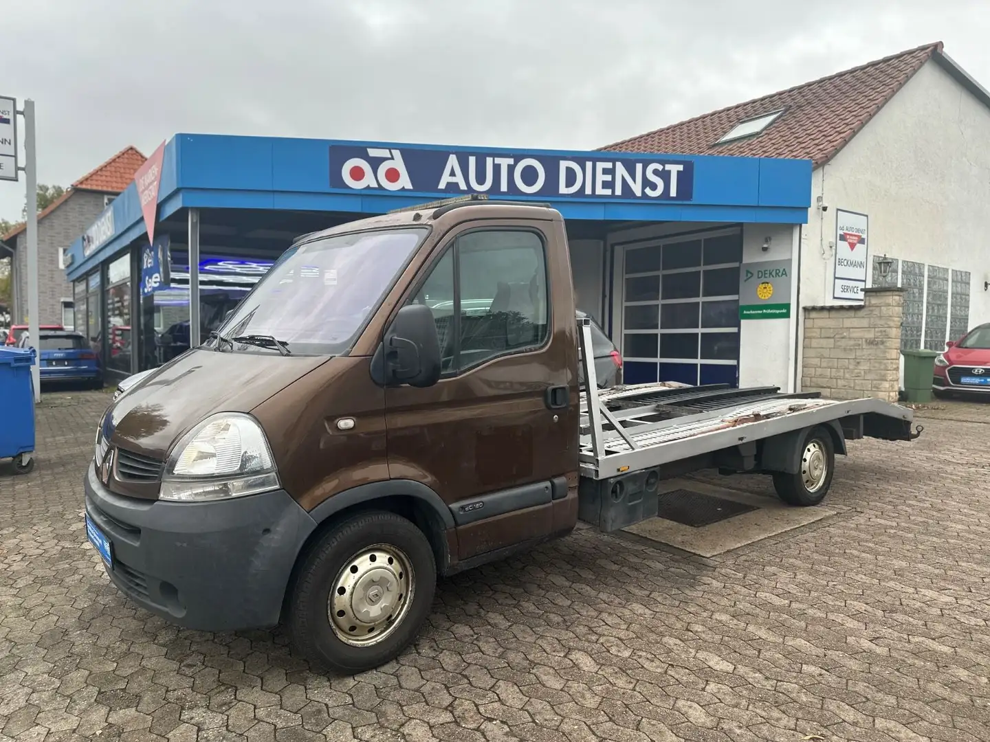 Renault Master Abschlepper*HU/AU*KLIMA*LUFTFAHRWERK*AHK* Braun - 2