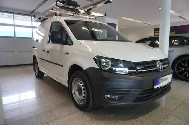 Volkswagen Caddy view 3