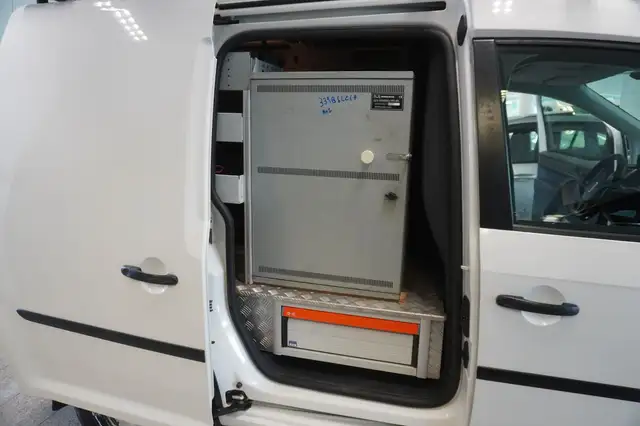 Volkswagen Caddy view 9