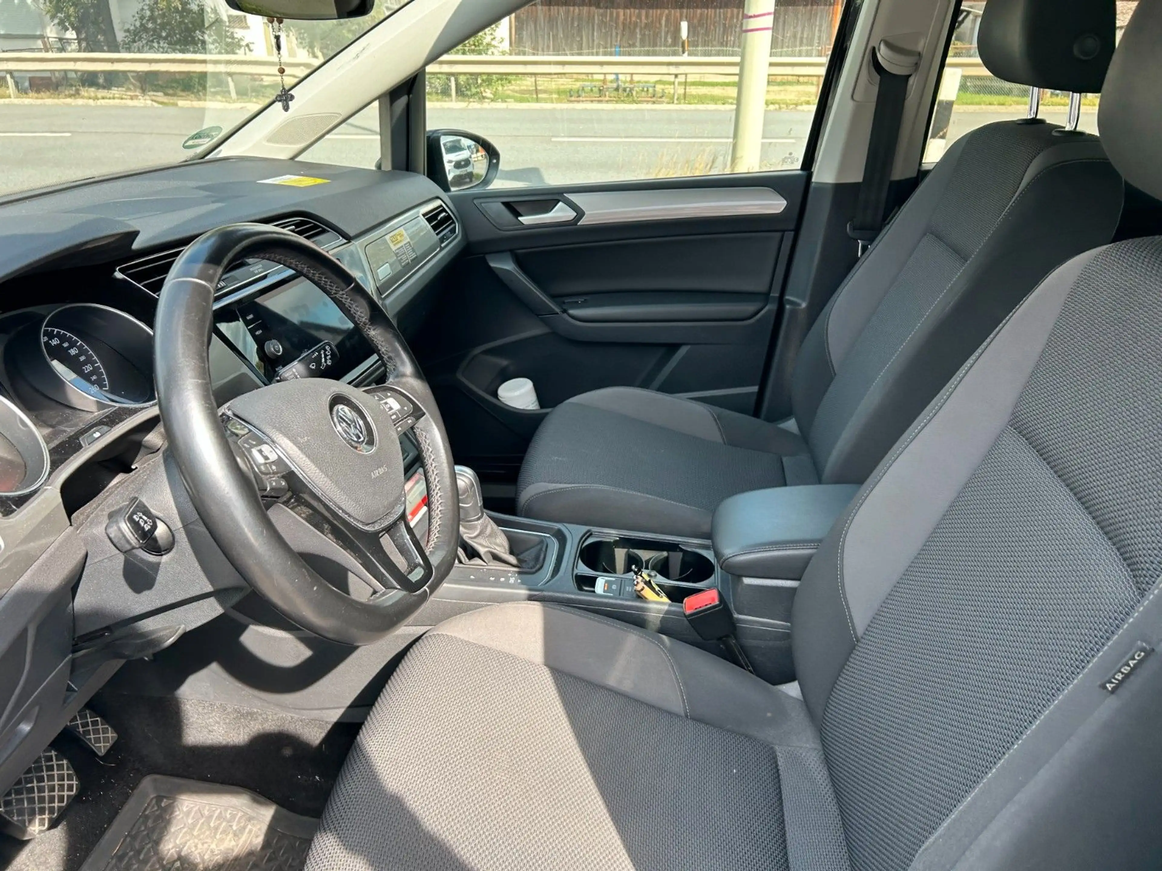Volkswagen Touran 2.0 TDI SCR 85kW DSG Comfortline — photo 8