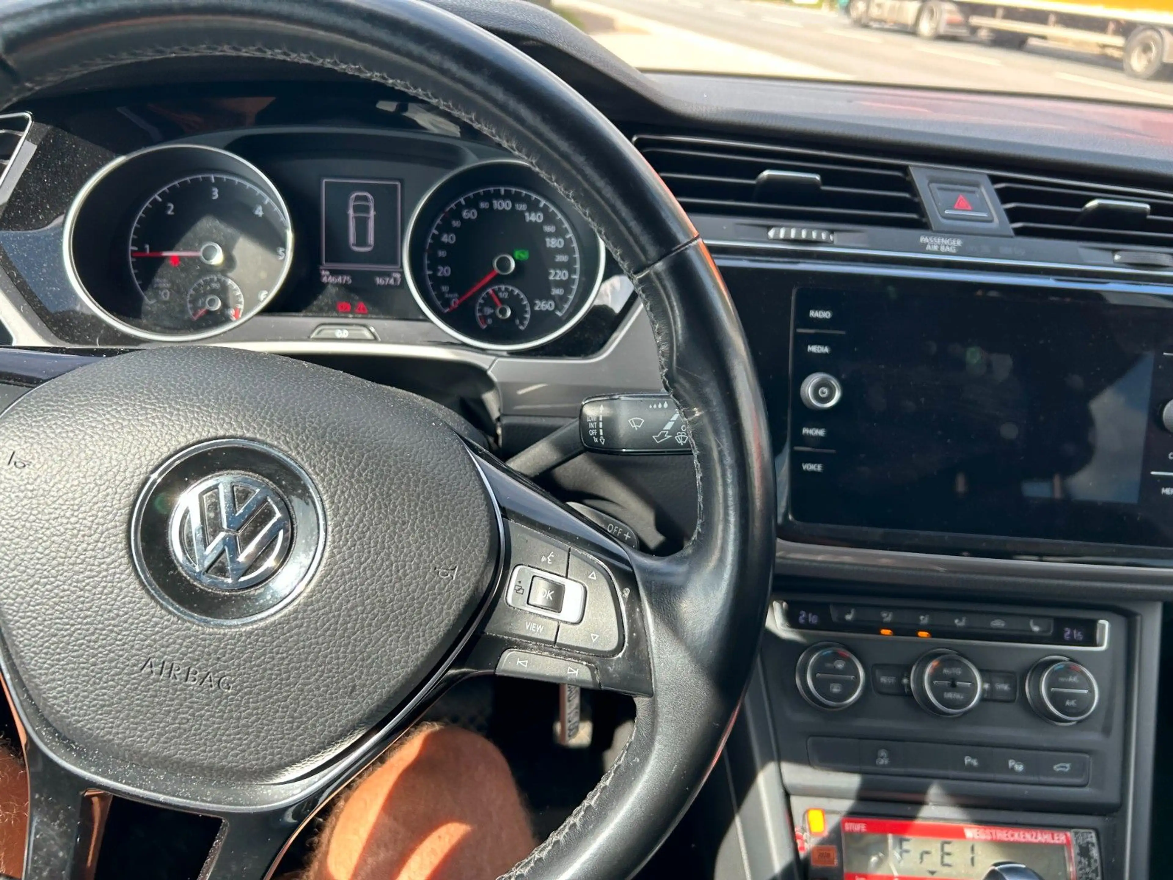 Volkswagen Touran 2.0 TDI SCR 85kW DSG Comfortline — photo 9
