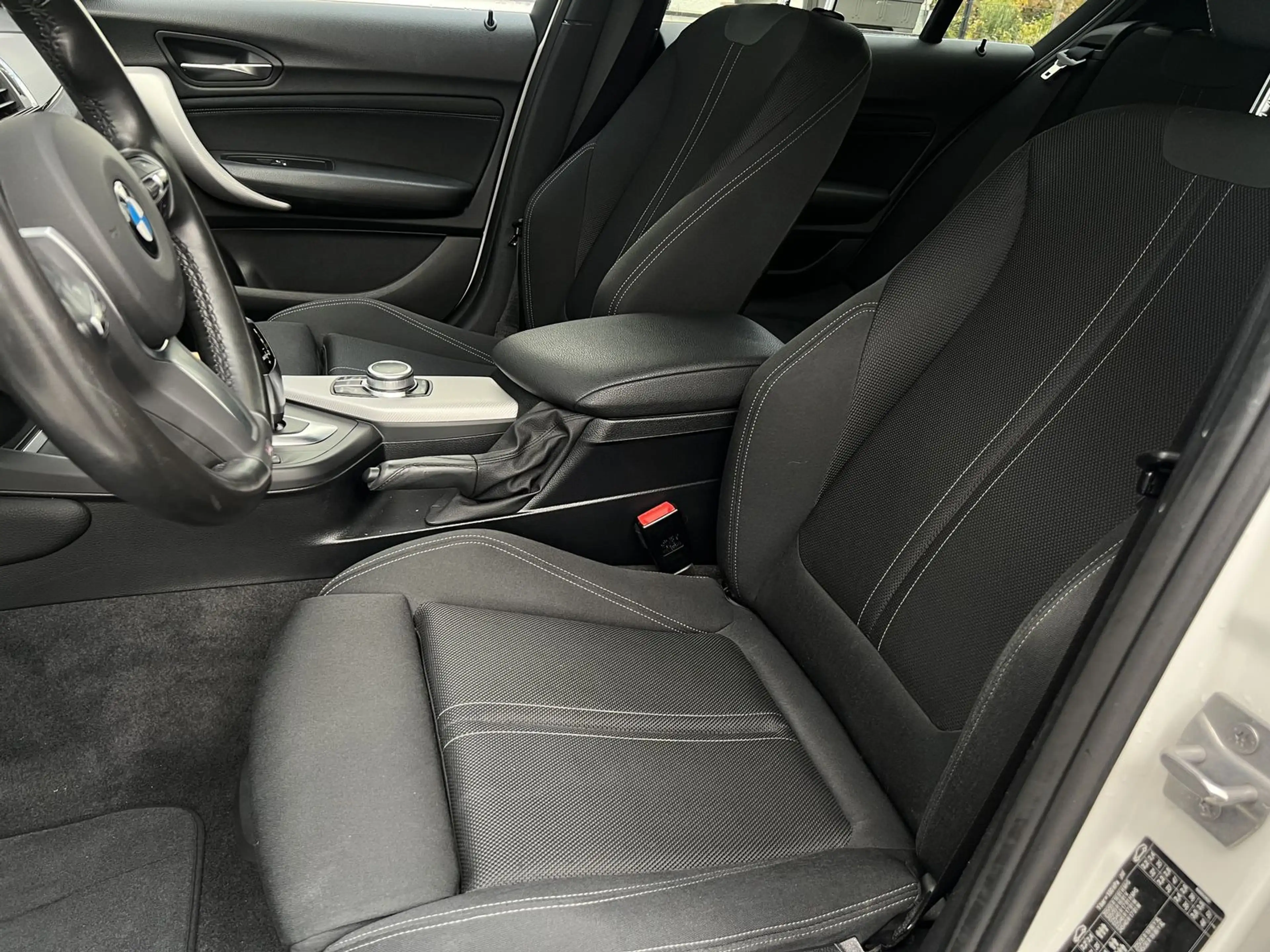 BMW 118 i Edition M Sport Shadow Automatik HiFi LED — photo 15