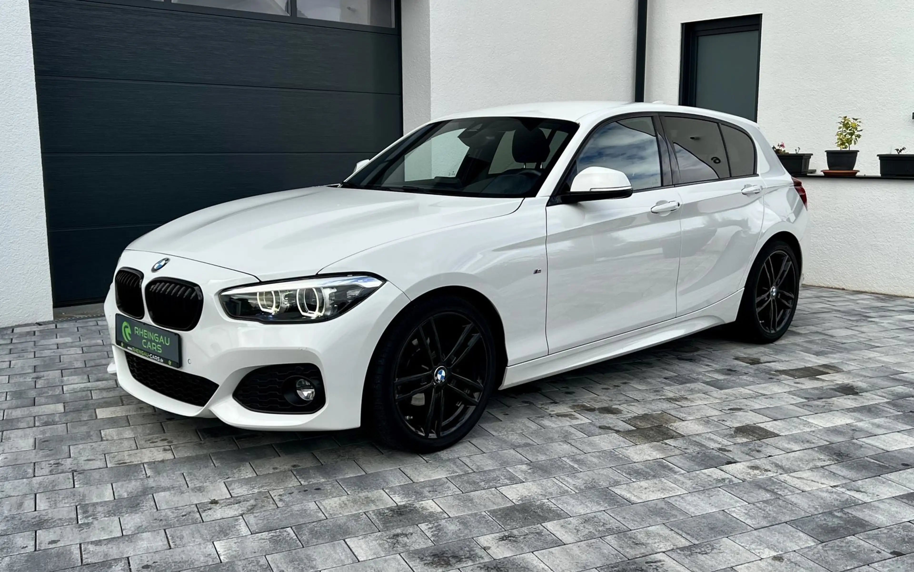 BMW 118 i Edition M Sport Shadow Automatik HiFi LED — photo 2