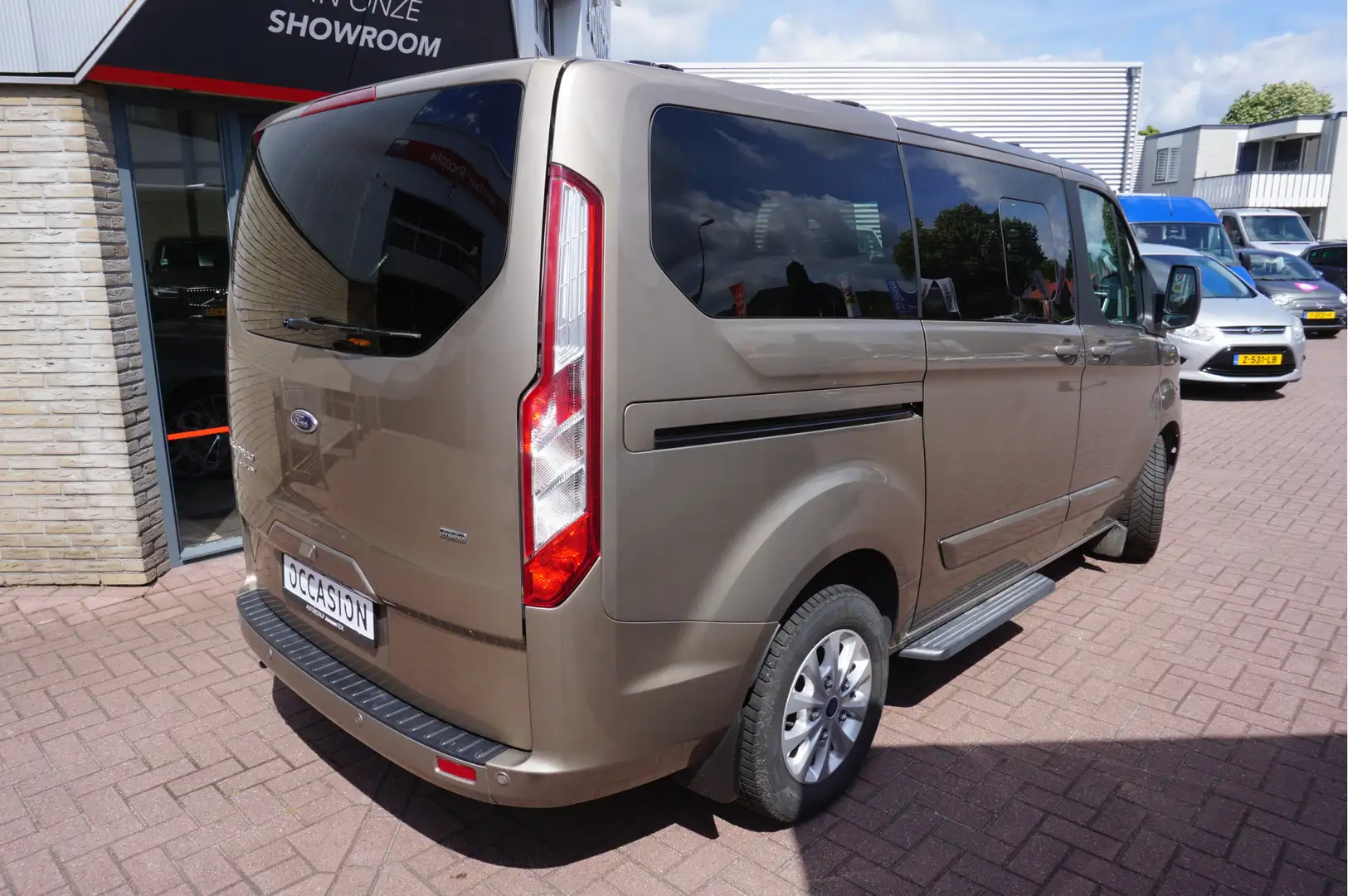 Ford Tourneo Custom 1.0I EcoBoost PHEV Titanium 320 L1H1 Automaat Grijs - 2