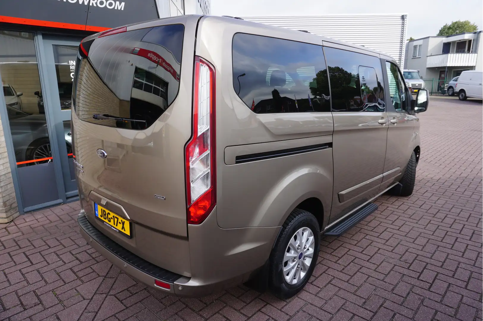 Ford Tourneo Custom 1.0I EcoBoost PHEV Titanium 320 L1H1 Automaat Gris - 2