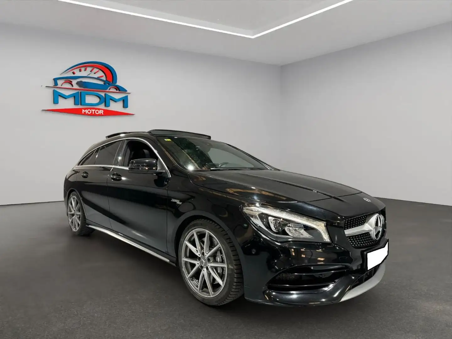 Mercedes-Benz CLA 45 AMG Shooting Brake 4Matic 7G-DCT Schwarz - 1