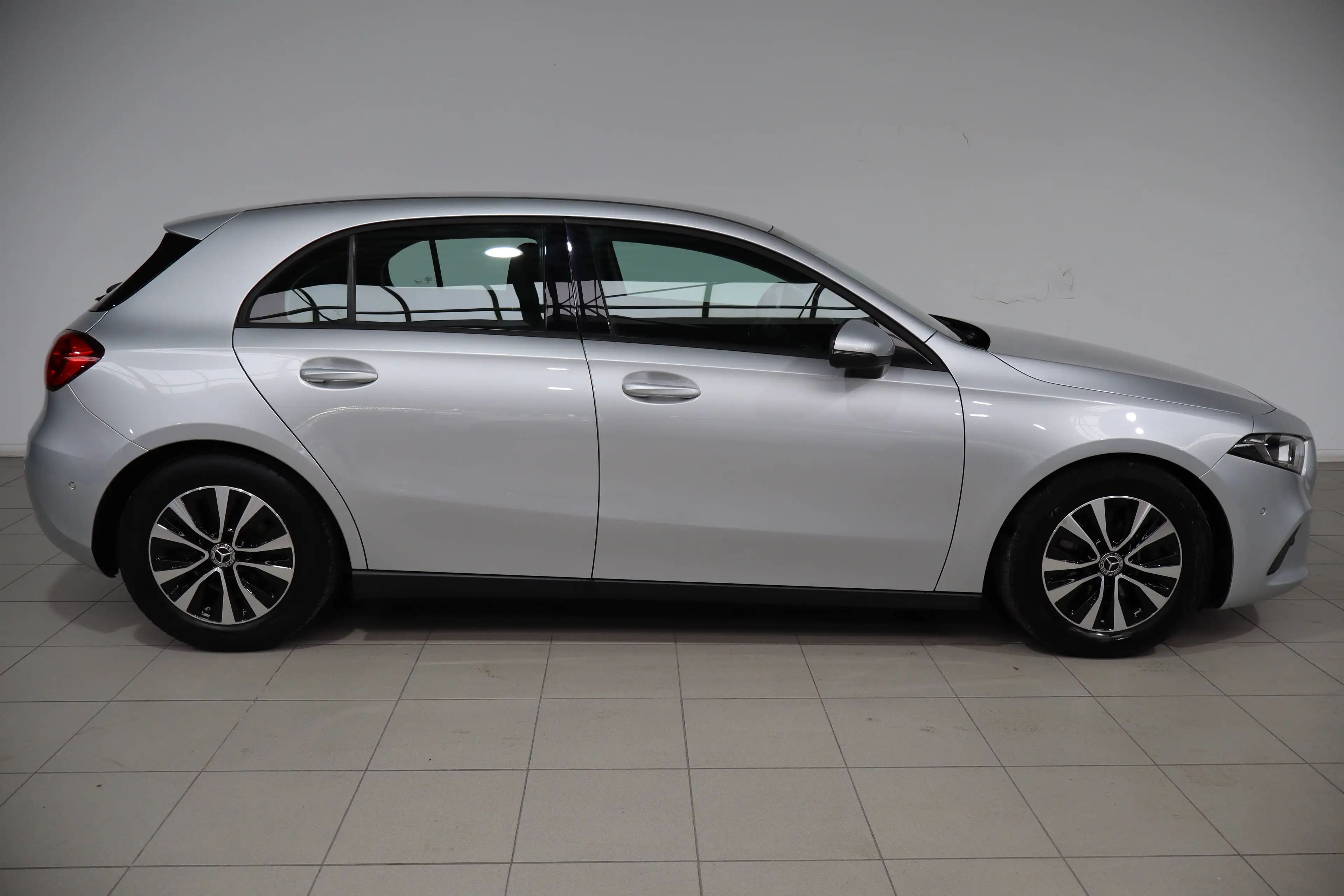 Mercedes-Benz A 180 A 180 d Business Solution — photo 6