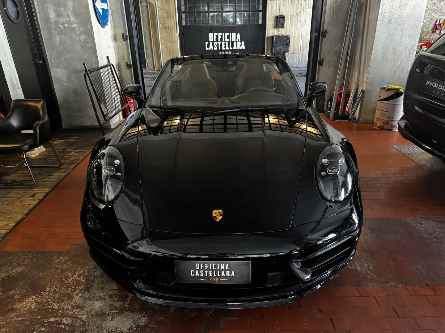 Porsche 992 911 Cabrio 3.0 Carrera 4 GTS auto LEASING PORSCHE Noir - 2