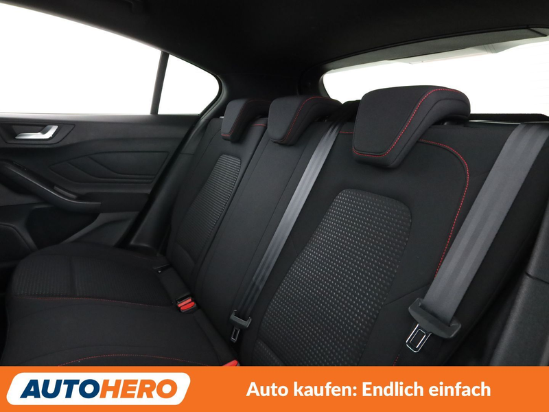 Ford Focus 1.0 EcoBoost ST-Line *NAVI*LED*PDC*SHZ*LHZ* — photo 14