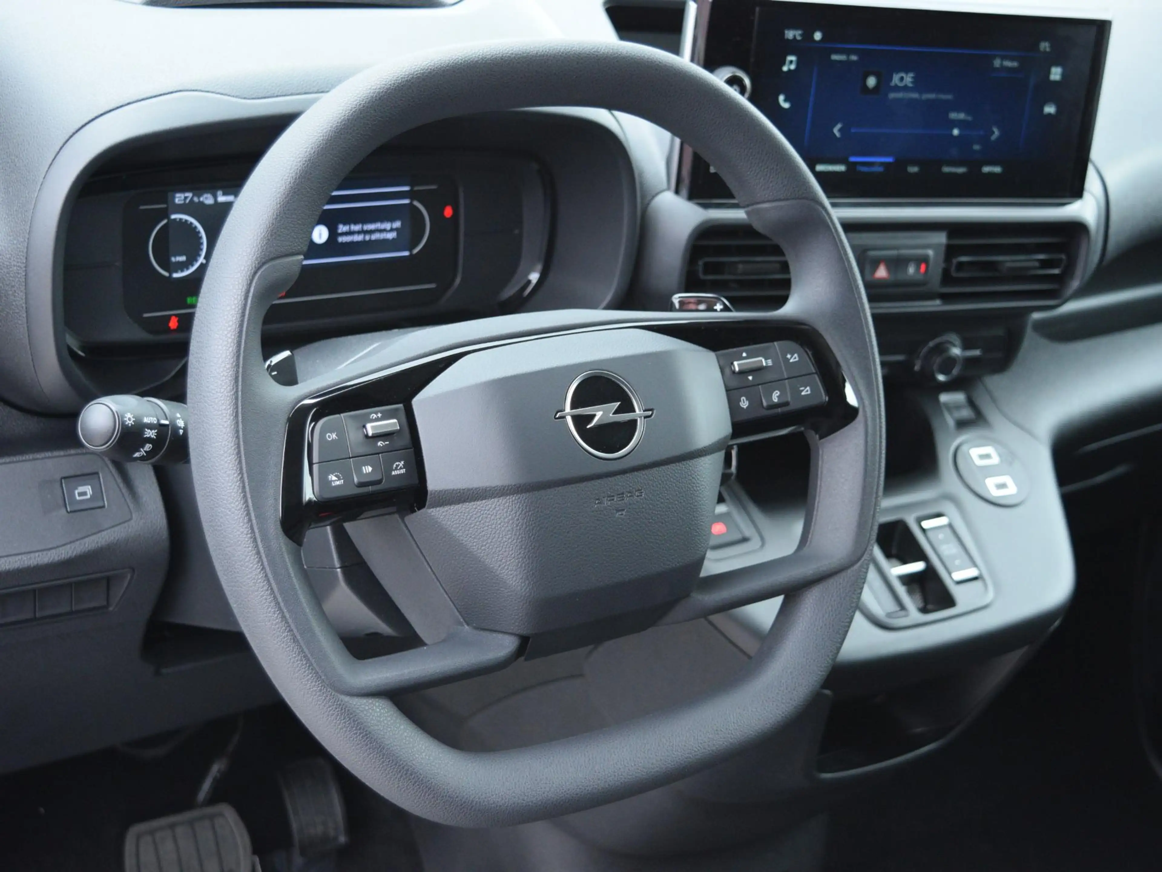 Opel Combo-e Electric 136 L2 50kWh — photo 6