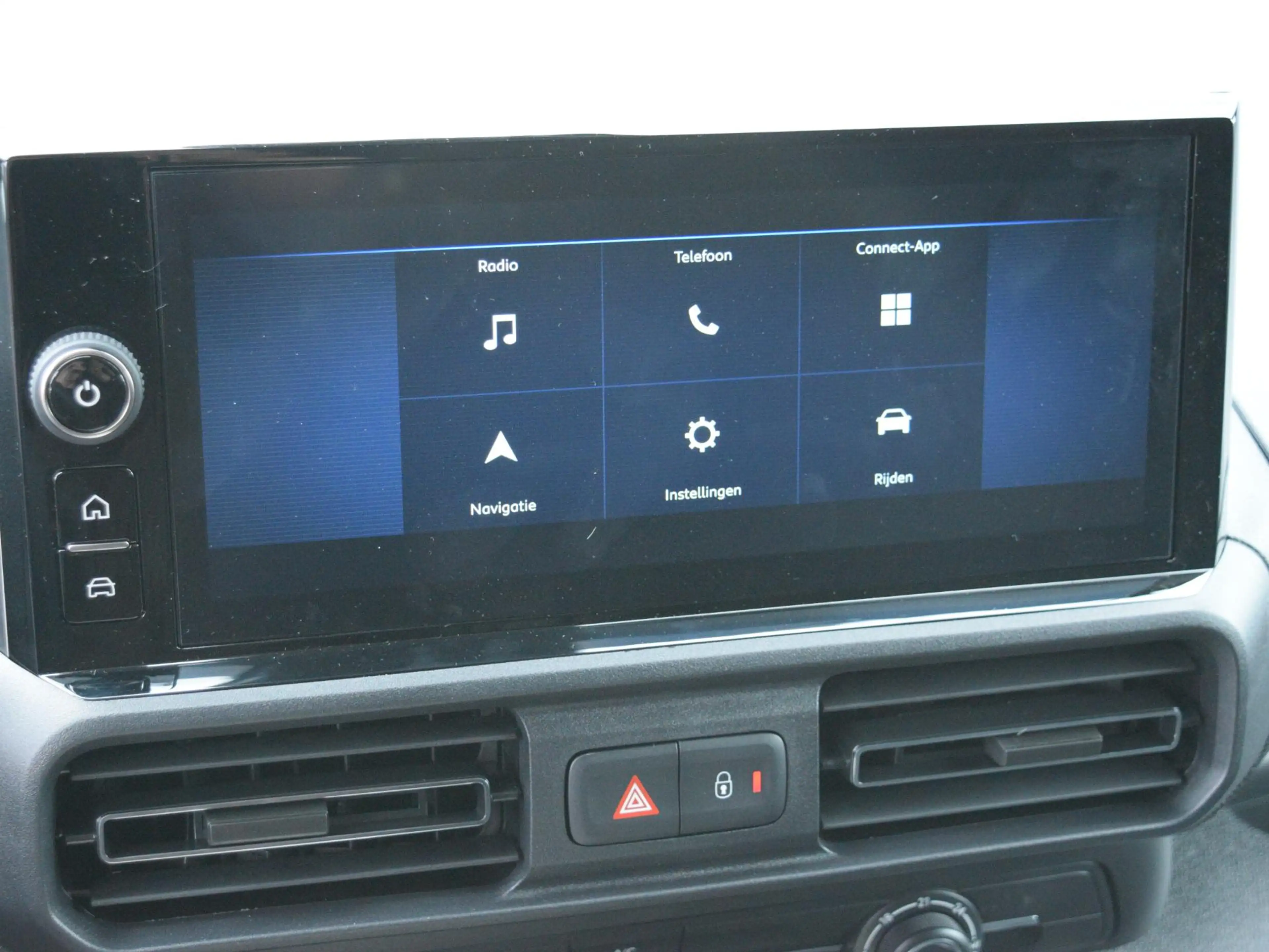 Opel Combo-e Electric 136 L2 50kWh — photo 10