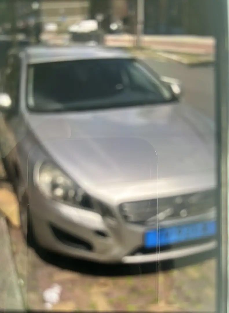 Volvo V60 1.6 DRIVe Momentum Grijs - 1