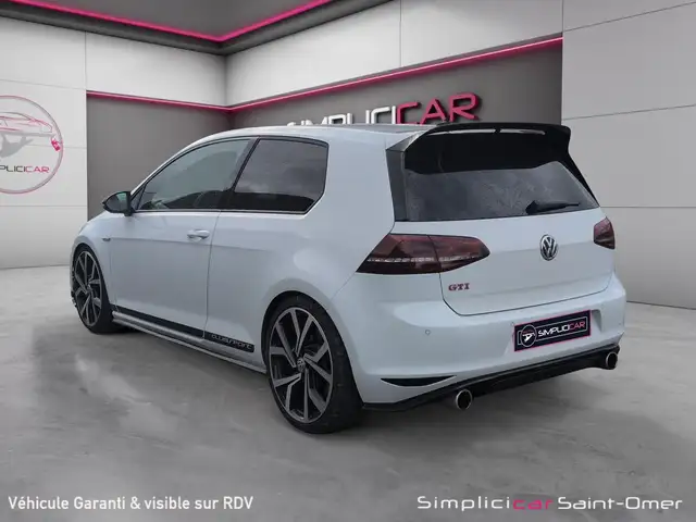 Volkswagen Golf view 3