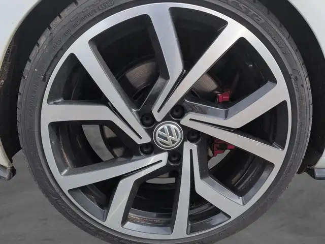 Volkswagen Golf view 17