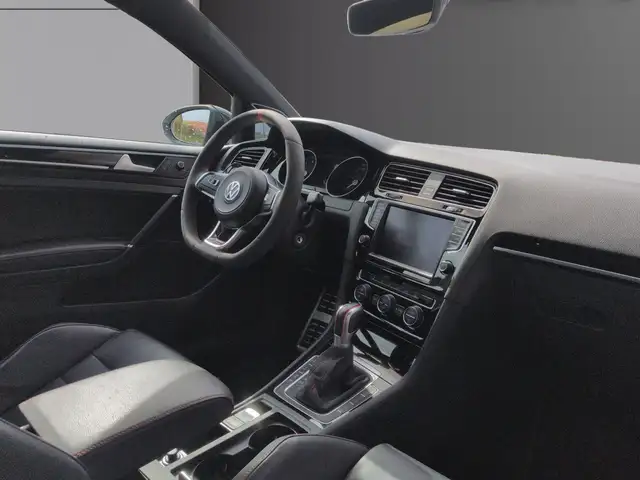 Volkswagen Golf view 9