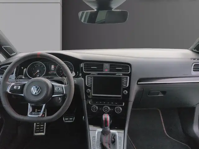 Volkswagen Golf view 2