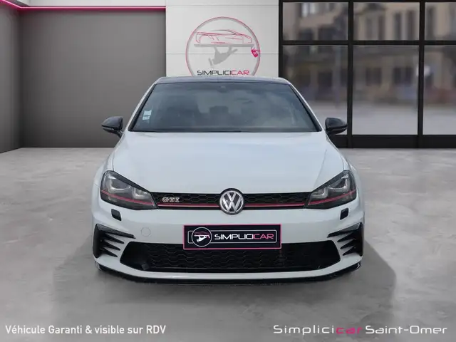 Volkswagen Golf view 4