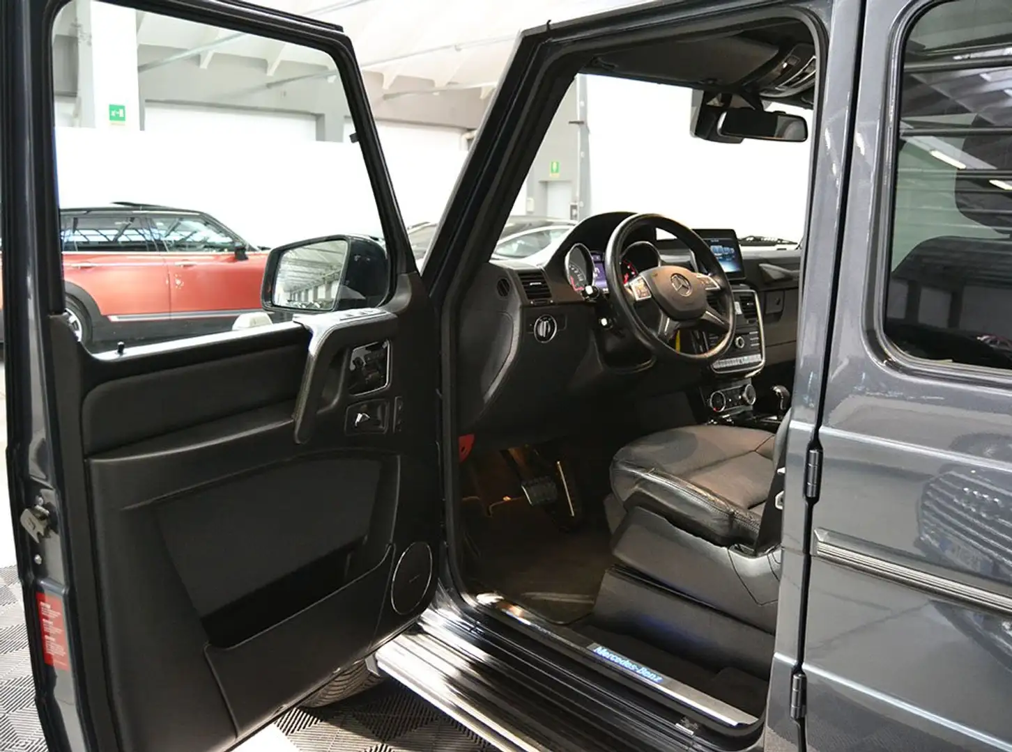 Mercedes-Benz G 350 d S.W. Amg Line Full-Service M.B.-UniProprietario Grigio - 2
