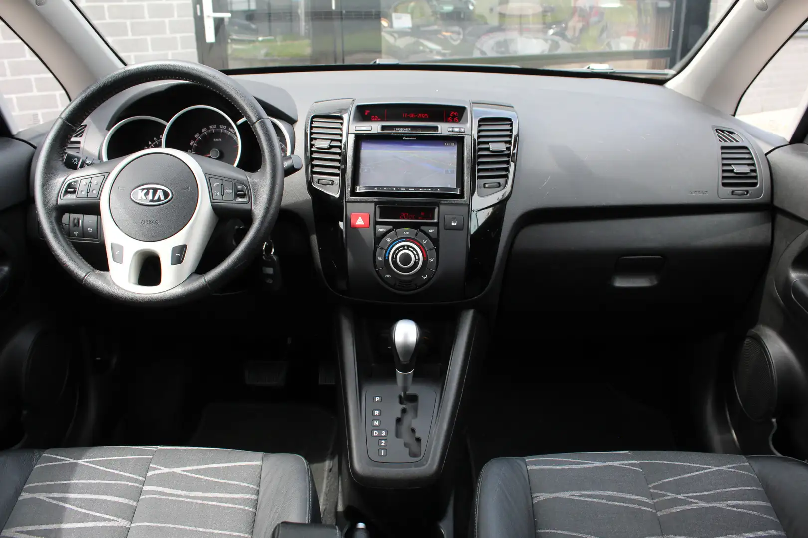 Kia Venga 1.6 CVVT X-Ecutive / Automaat / Trekhaak / N.A.P. Сірий - 2