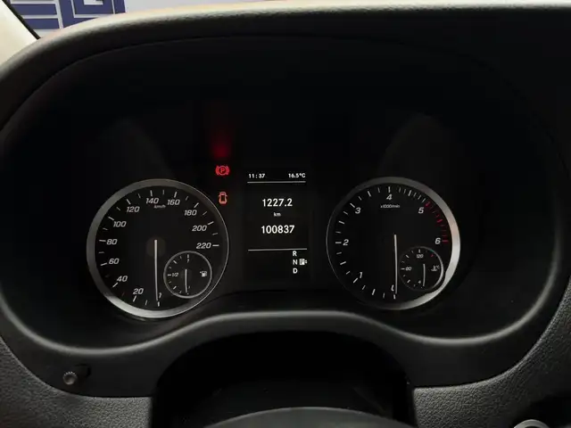 Mercedes-Benz Vito view 10