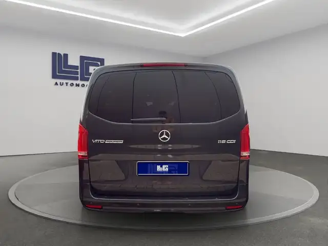 Mercedes-Benz Vito view 6