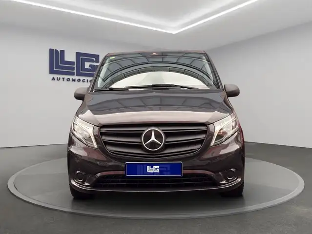 Mercedes-Benz Vito view 2