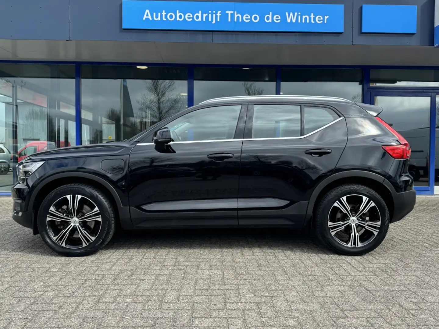 Volvo XC40 1.5 T5 Recharge Inscription| Elektrische trekhaak, Zwart - 2