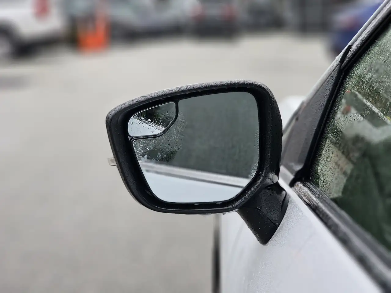 Mitsubishi Eclipse Cross снимка Mitsubishi Eclipse Cross